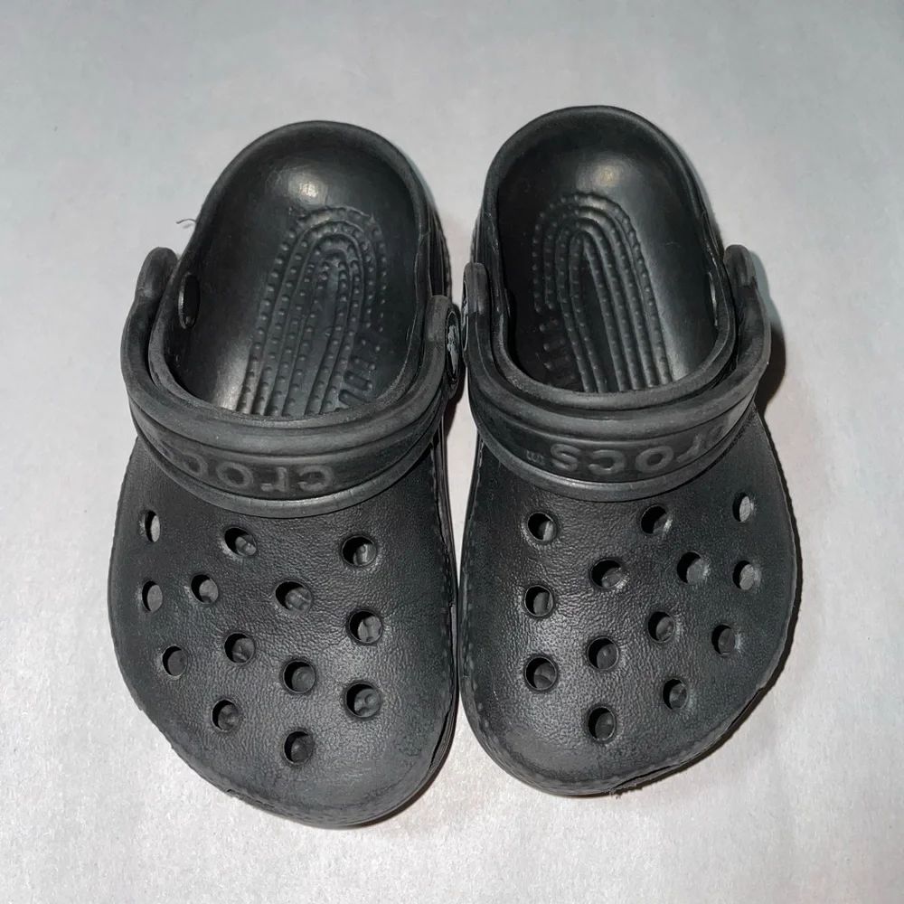Black Crocs - Kids Size 4/5